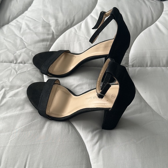 Black Sparkly Heels - size 9 - Picture 5 of 9